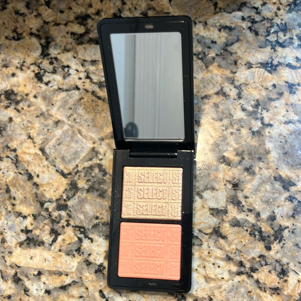 Brand new discontinued MAC blush and highlight